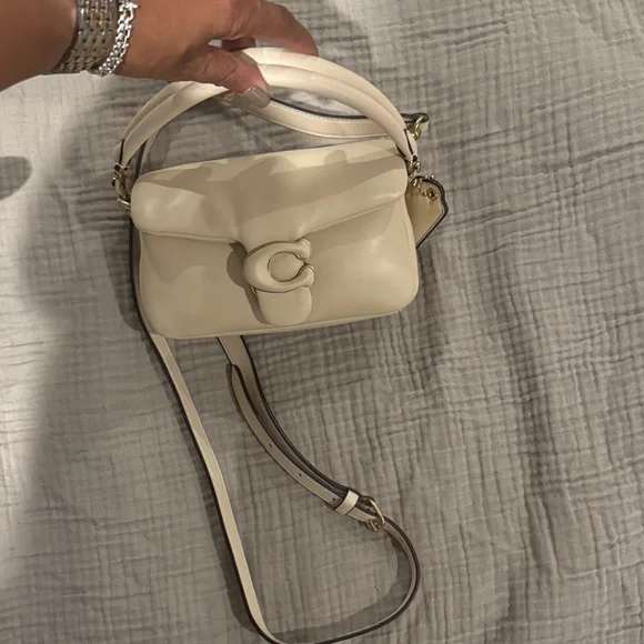 Coach Pillow Tabby 18 (cream) New without tags - Picture 1 of 5